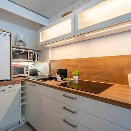 In-out - Heart Of Superb Apartment, Wifi 524 דירה *